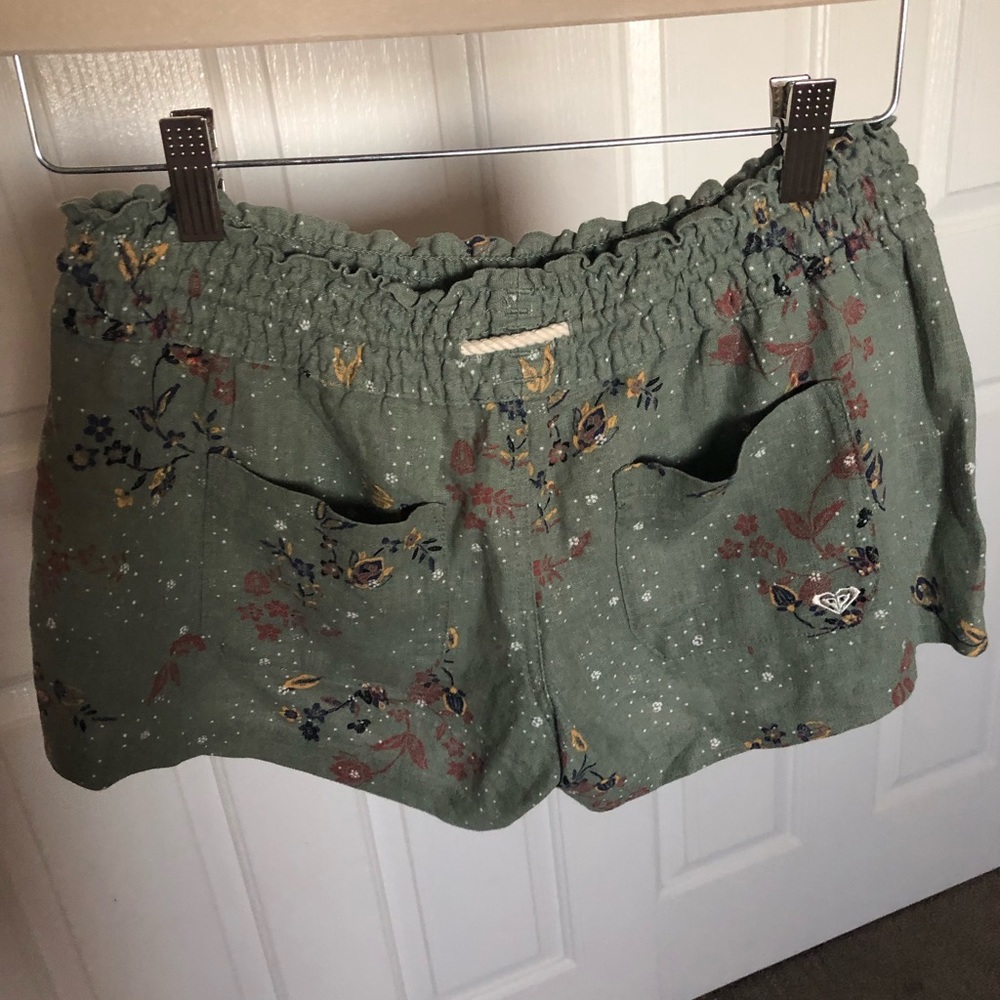 Adorable Roxy Shorts With String - Picture 2 of 2